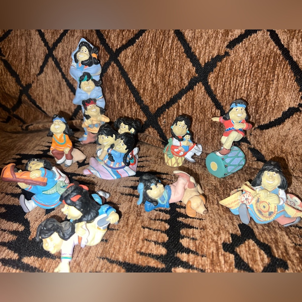 Vintage Pueblo Kids Native American Indian Art Mini Figurine Set Decoration 10